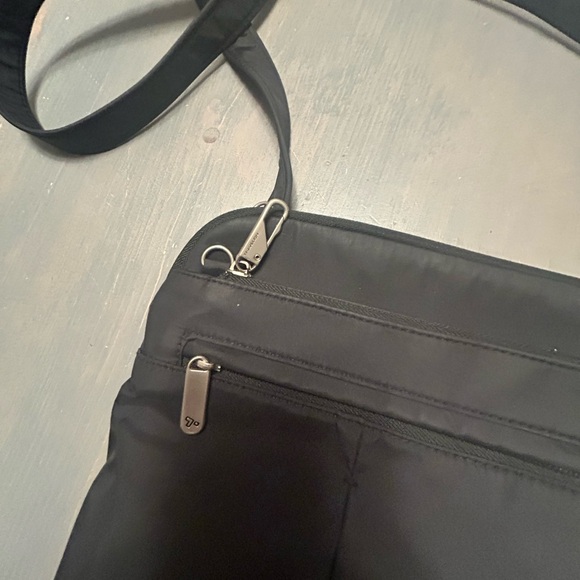 Travelon crossbody⭐️ - Picture 5 of 6